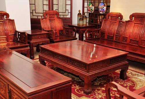 中国红木家具知名品牌的小编教你保养红木家具
