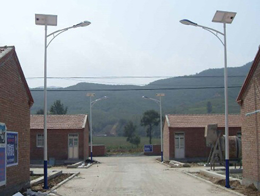 农村6米太阳能路灯杆多少钱？