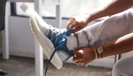 NikeAdidas ׷³!ʱлЬ