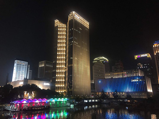 鸿雁杭州坤和中心夜景照明项目斩获第十五届中照照明奖