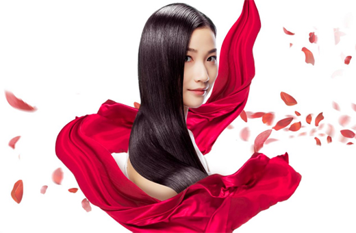 叶纯日化：为什么头发会一边出油一边毛躁?