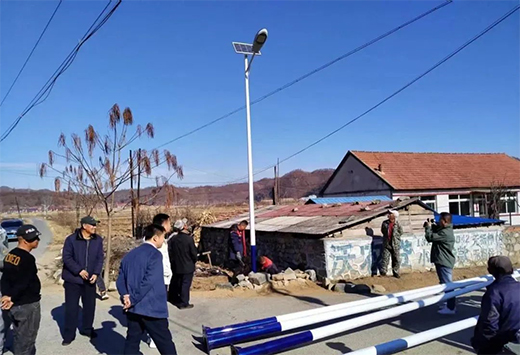 路灯照明乡间路 亮化工程暖人心